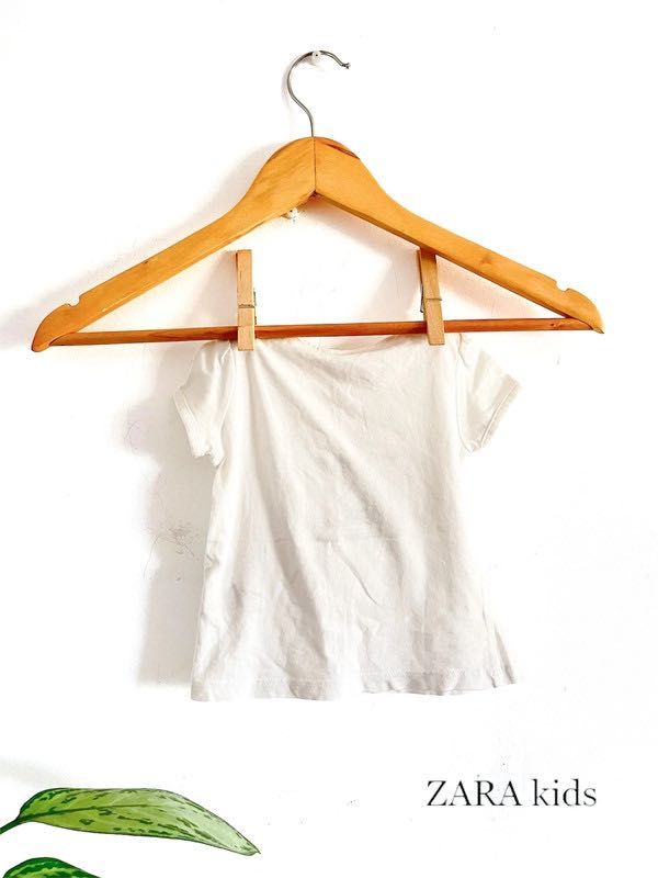 T-shirt Branca Zara – 6-9 Meses- Zara White T-shirt - 6-9 Months