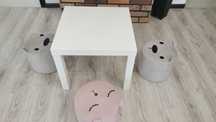 Stolik IKEA+3 pufy