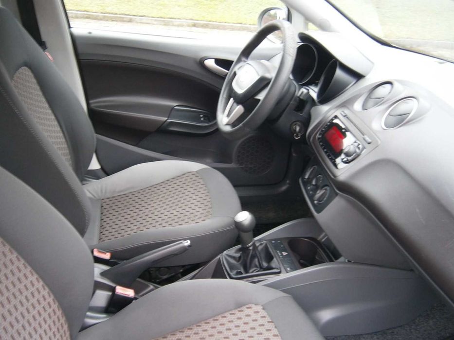 Seat Ibiza 1.4 . Zadbany , 2010 r.  5 drzwi .