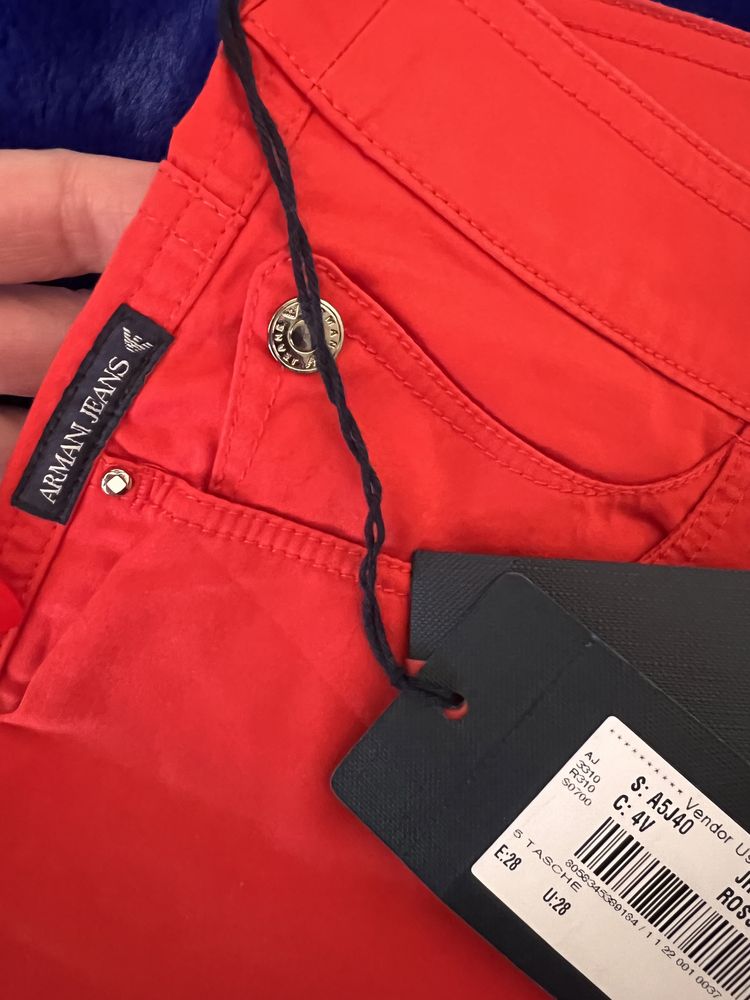 Spodnie czerwone Armani Jeans