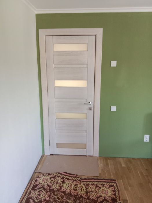 Виготовлення дверей.дерев'яні двері.Двері з масиву.