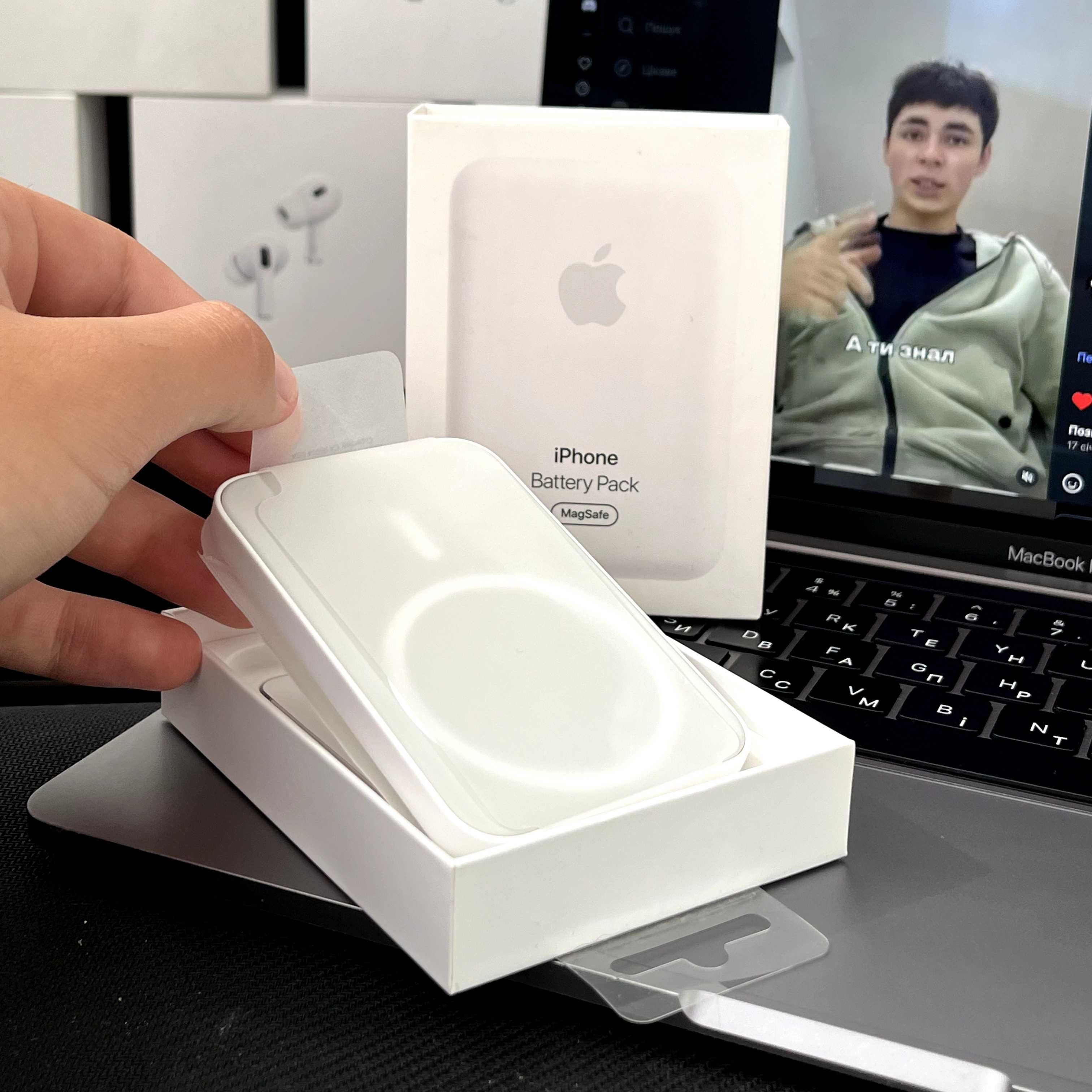 Зовнішній акумулятор (павербанк) Apple MagSafe Battery Pack Оригінал