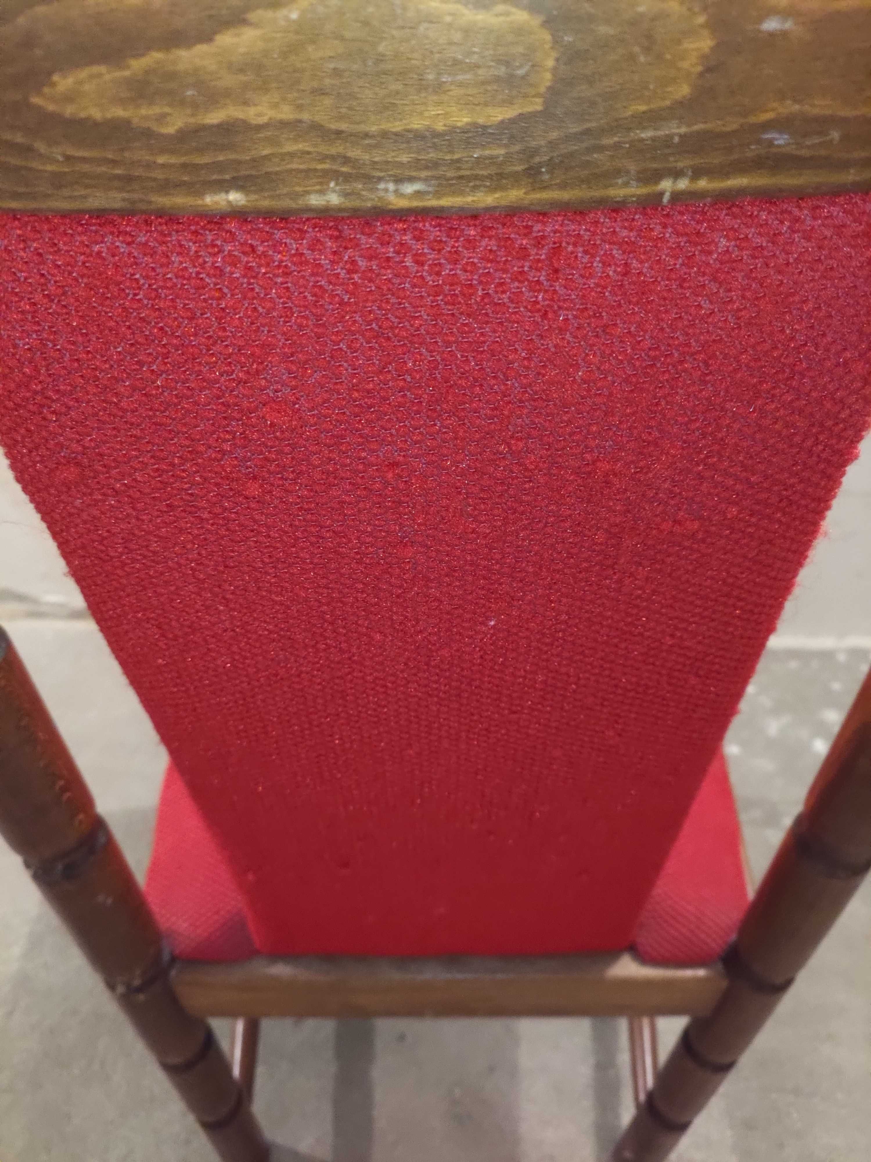 Krzesło drewniane tapicerowane czerwone bordowe czerwień bordo PRL