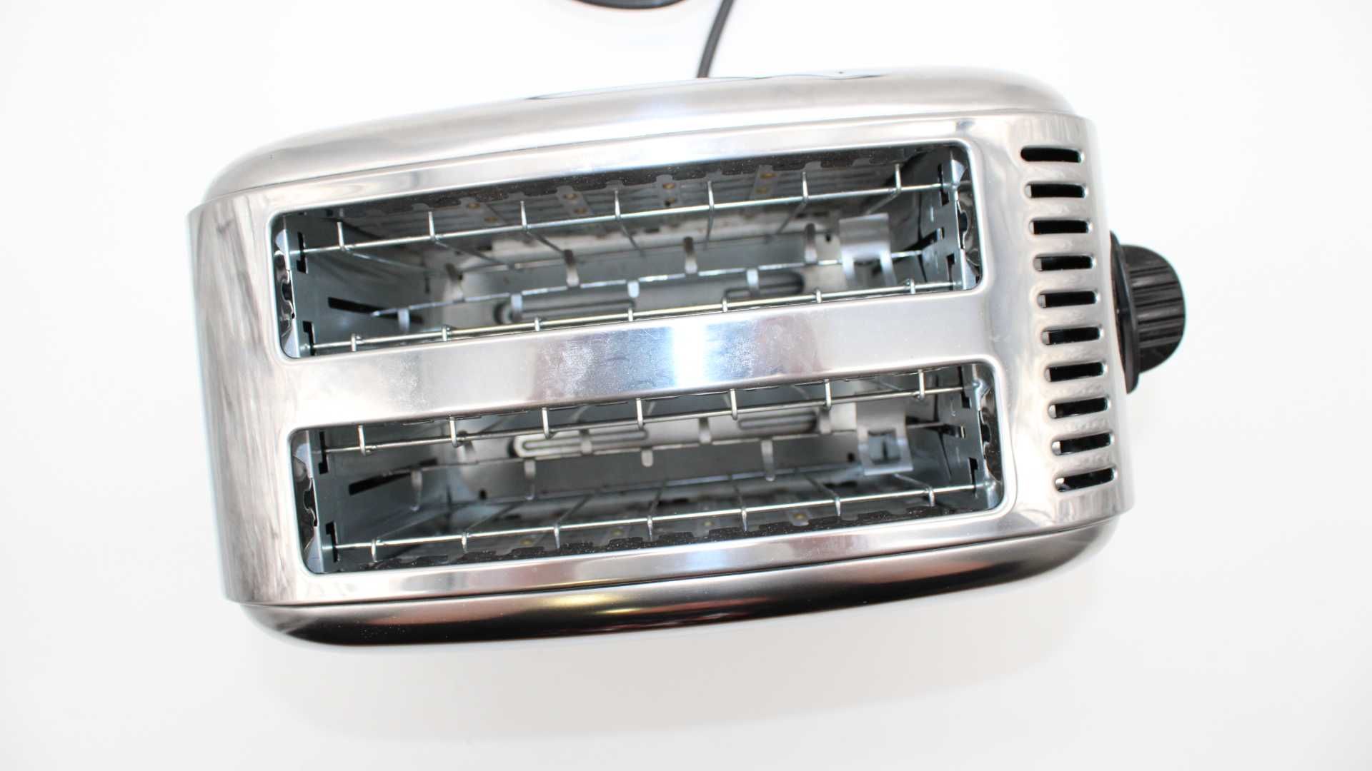 Toster Russell Hobbs Chester srebrny 1670 W