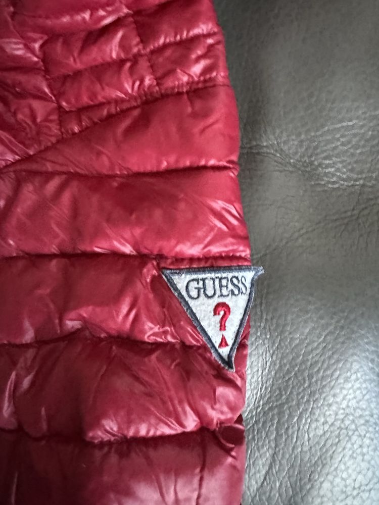 Продам детскую куртку Guess (унисекс)