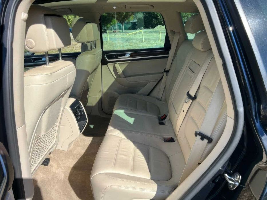 Volkswagen Touareg Lux      2016