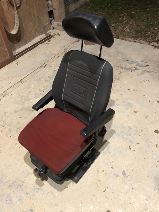 Fotel pneumatyczny kierowcy bus laweta LT pneumat Mercedes volkswagen