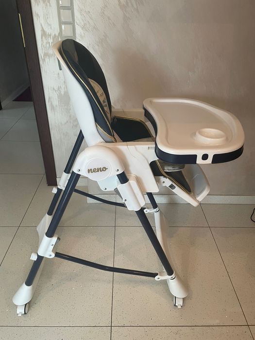 Neno Sedi - wielofunkcyjne krzesełko do karmienia