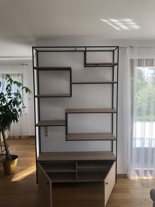 Regał loft z zamykaną szafką