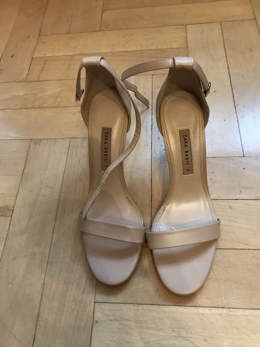 Sandałki na szpilce