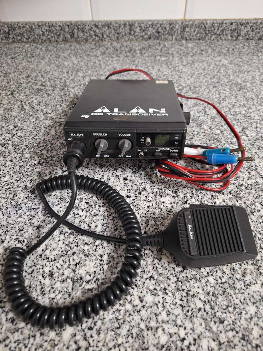 Rádio CB marca Alan com micro