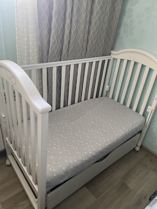 Дитяче ліжечко ,в хорошему стані