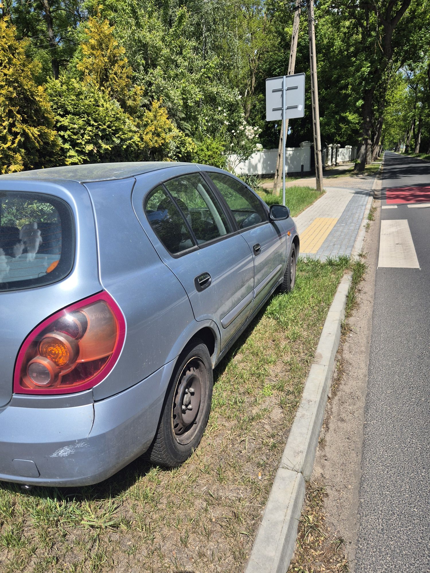 Nissan almera  2005r