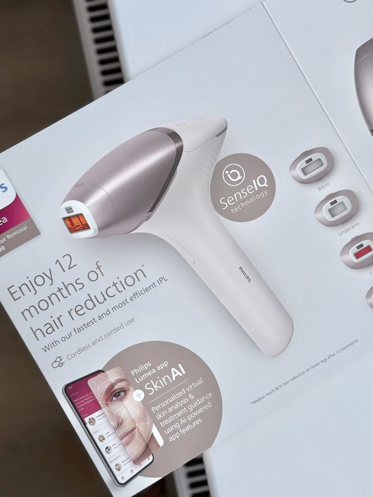 Фотоепілятор Philips Lumea series 9900