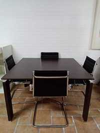 Mesa de Reuniões + 4 cadeiras
