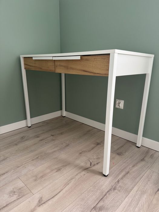 Biurko do pracy lub nauki