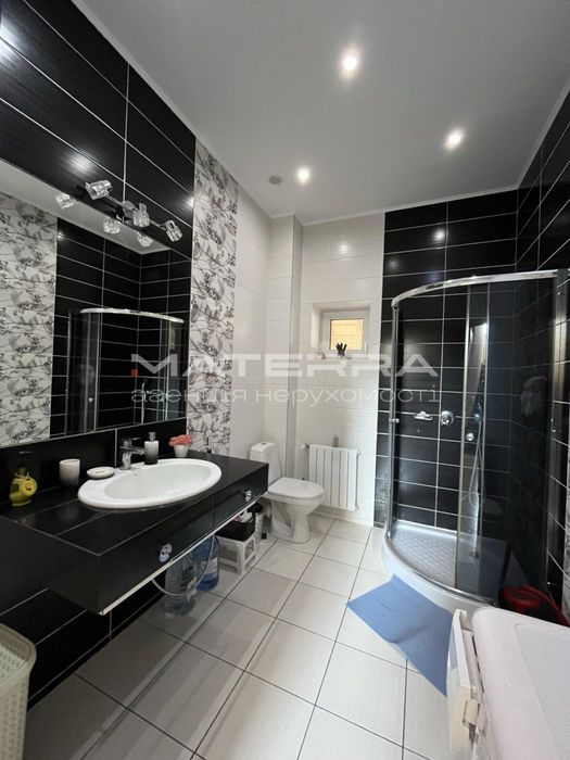 Продаж сучасного будинку в Забірʼє 1 лінія від лісу