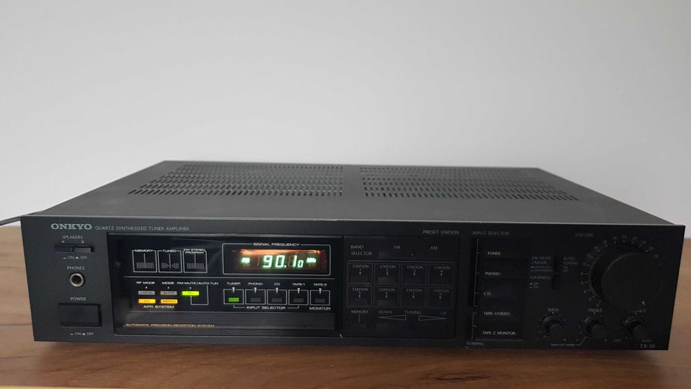 Wzmacniacz    z  tunerem    ONKYO    Japan
