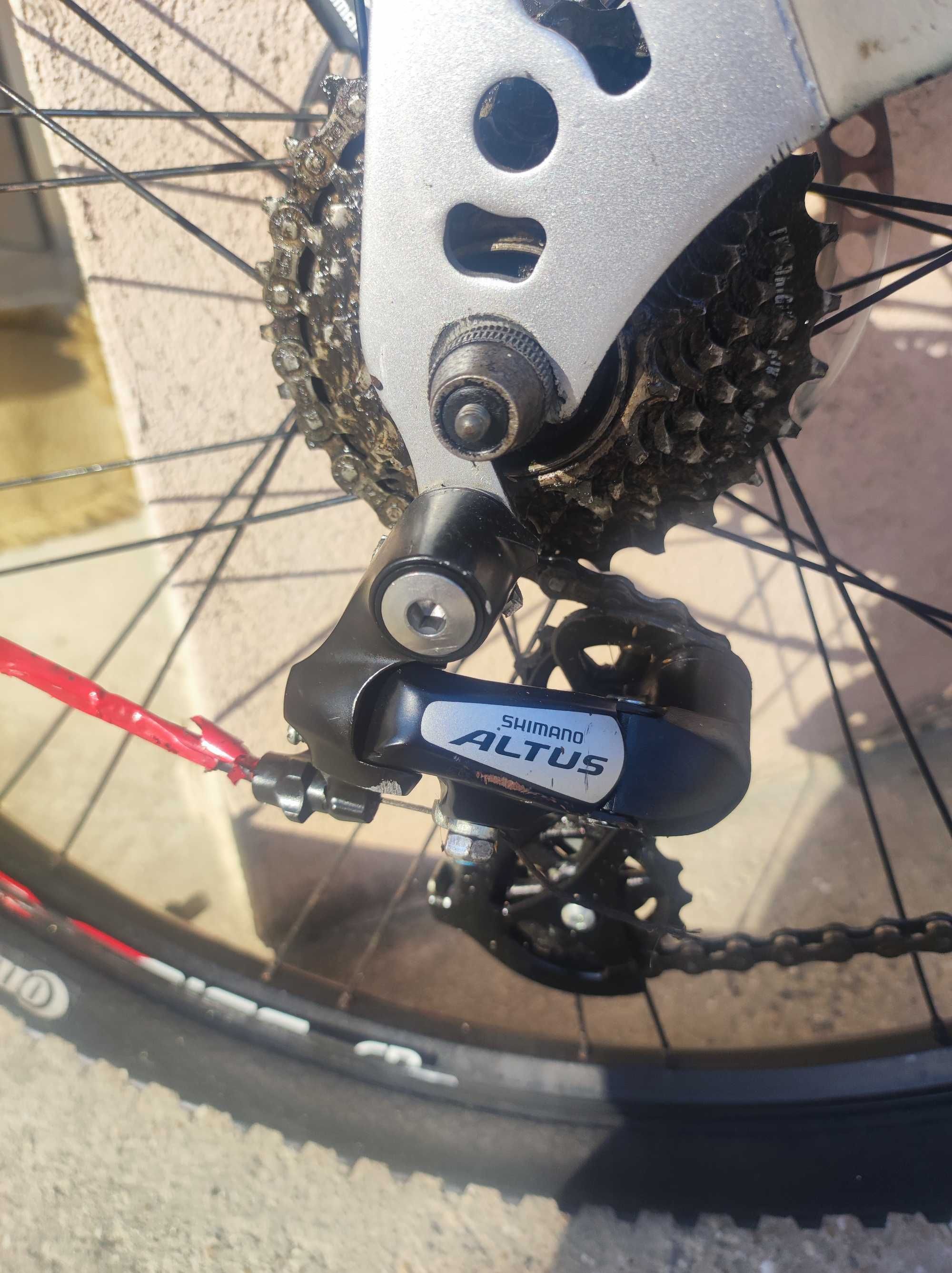 Bicicleta BTT downhill