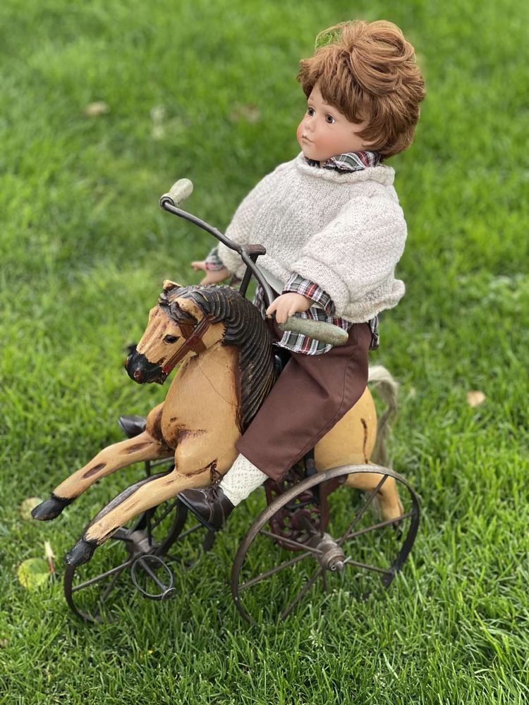 Продам немецкую лошадку с куклой