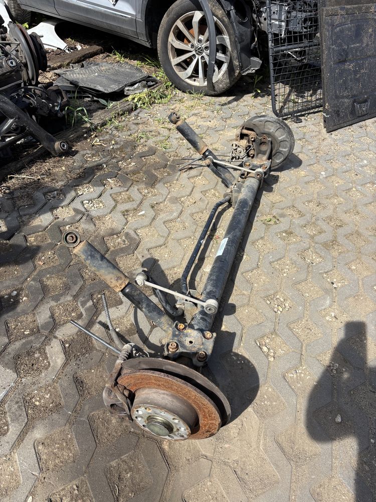 VW Caddy 2k5 long długi oś belka tył