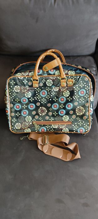 Pasta para computador e/ou material escolar