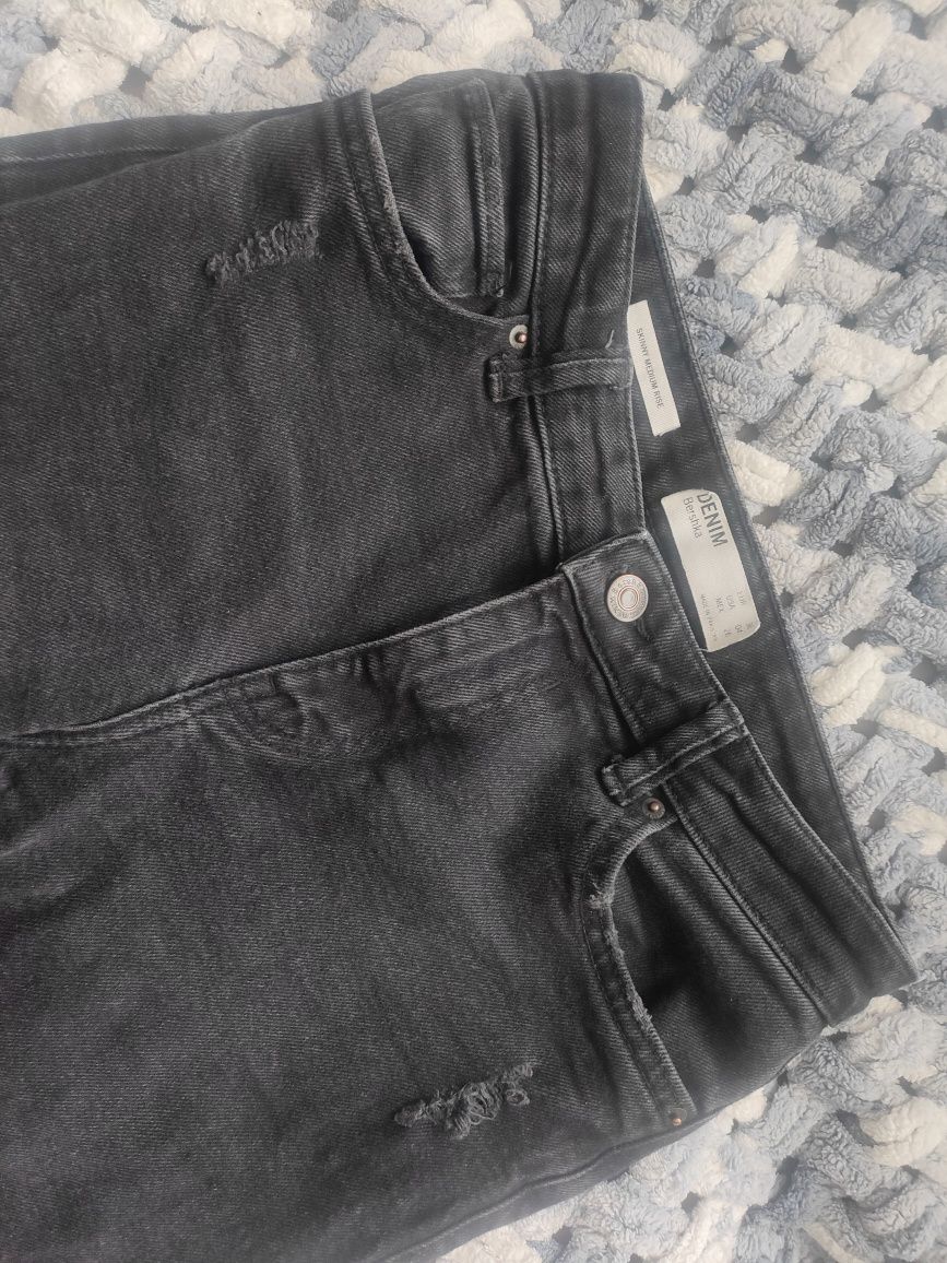 Spodnie jeansowe Bershka czarne z rozdarciami S