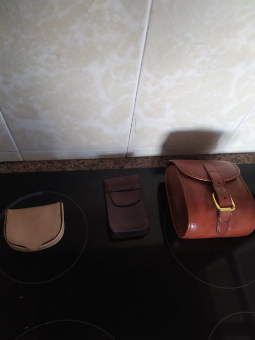 Carteiras e bolsas em pele