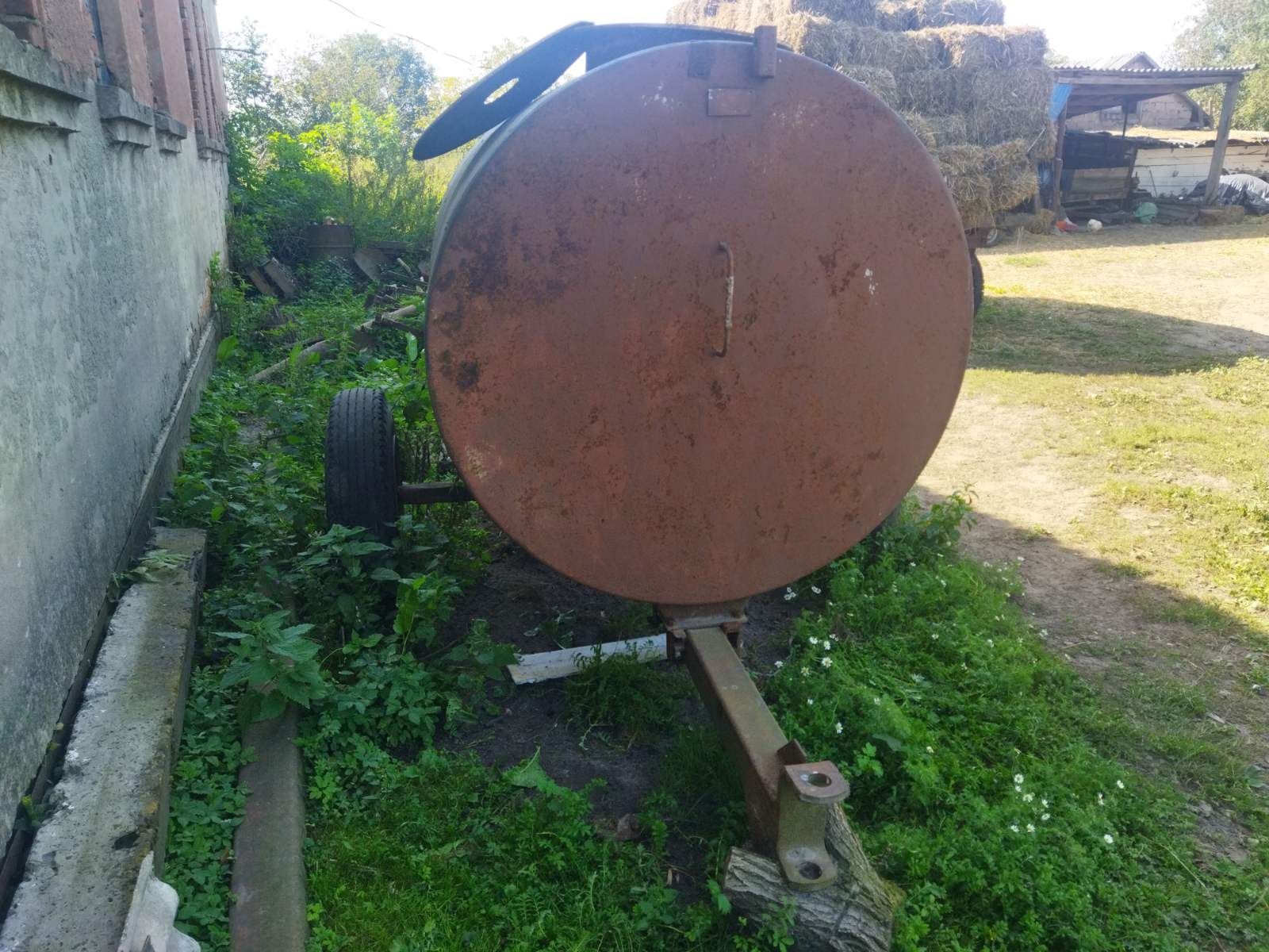 Продам бочку . 3.2 тони
