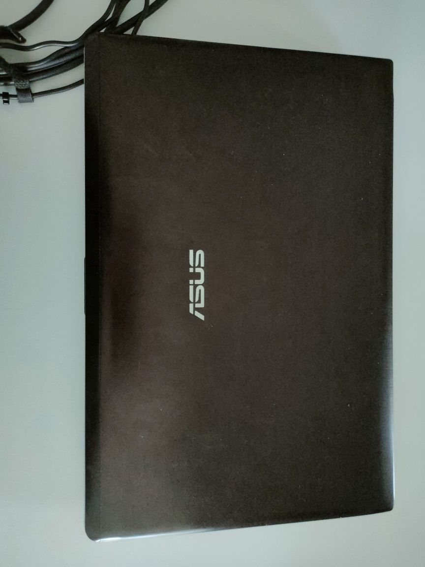 ASUS 76VZ 17" - Excelente Estado, SSD 250GB - Apenas 250€