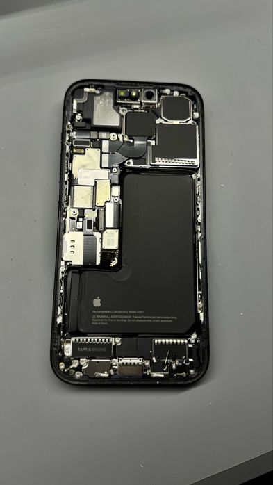 Запчастини на iPhone 15 Pro