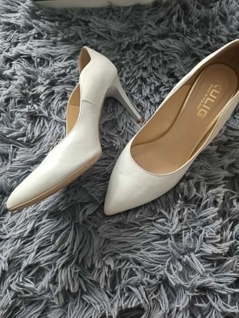 Kulig buty ślubne białe połyskujące szpilki
