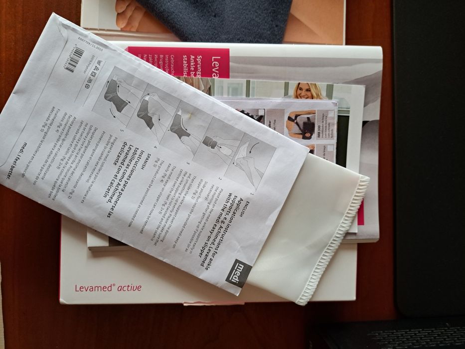 Pé elástico com almofadas MEDi, Pé lado direito, Levamed active Medi