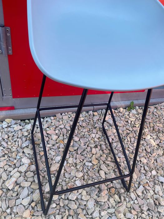 Hokery krzesła barowe HAY Design ABOUT A STOOL szaroniebieskie