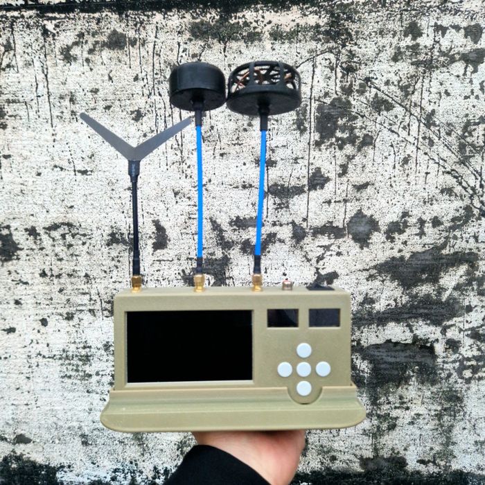 Чотирьох діапазоний відеодетектор FPV-дронів