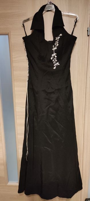 Długa elegancka sukienka