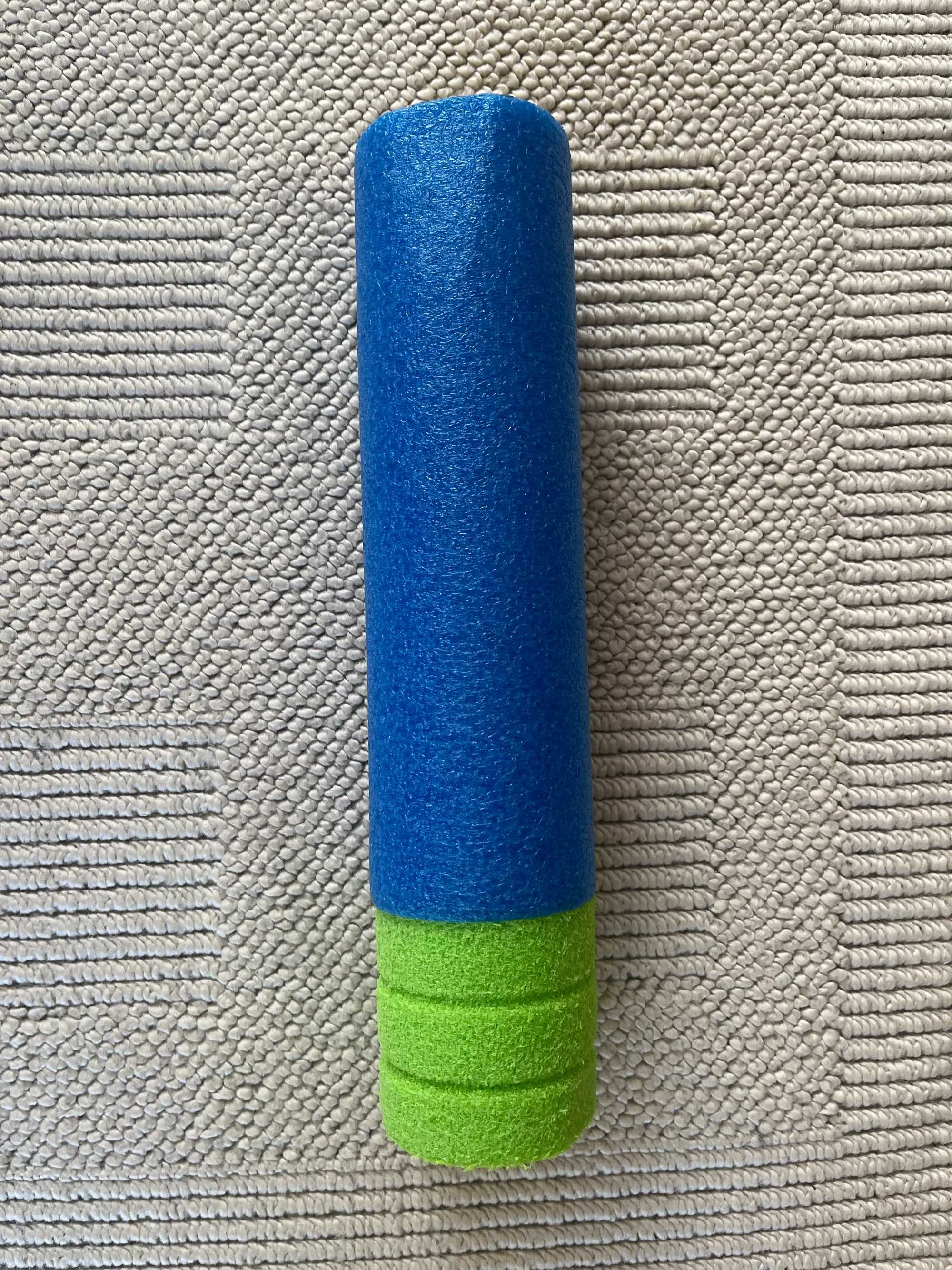 gumowy pistolet na wodę, strzykawka