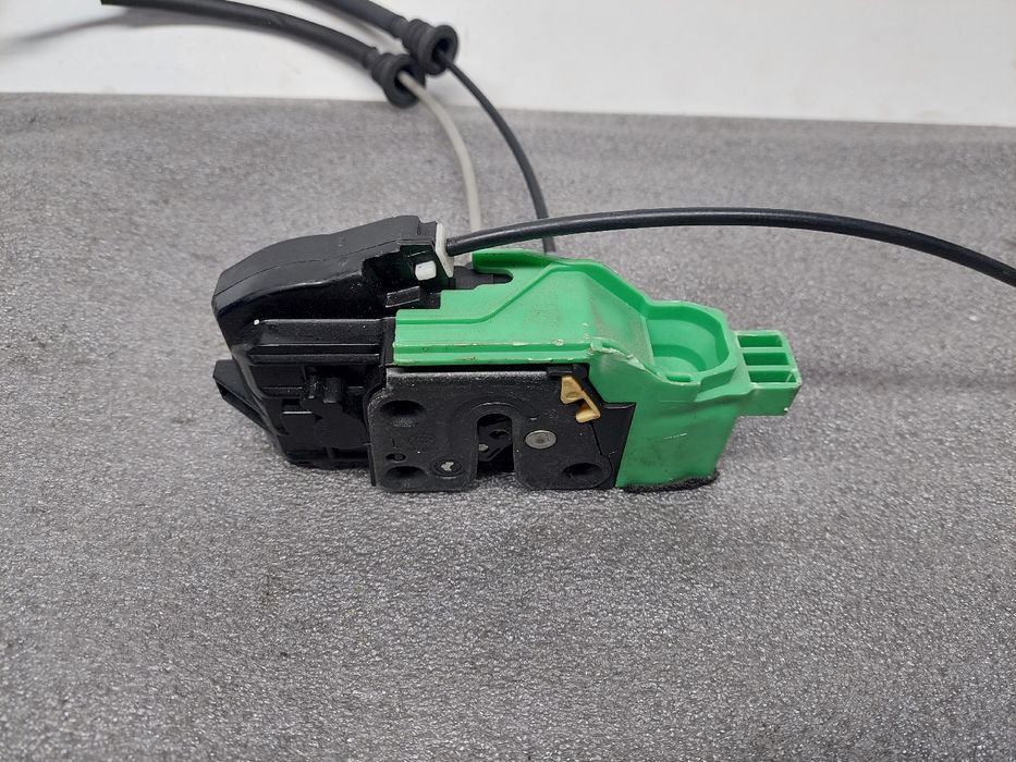 Fechadura / fecho porta trás esquerdo HYUNDAI i30 (FD)