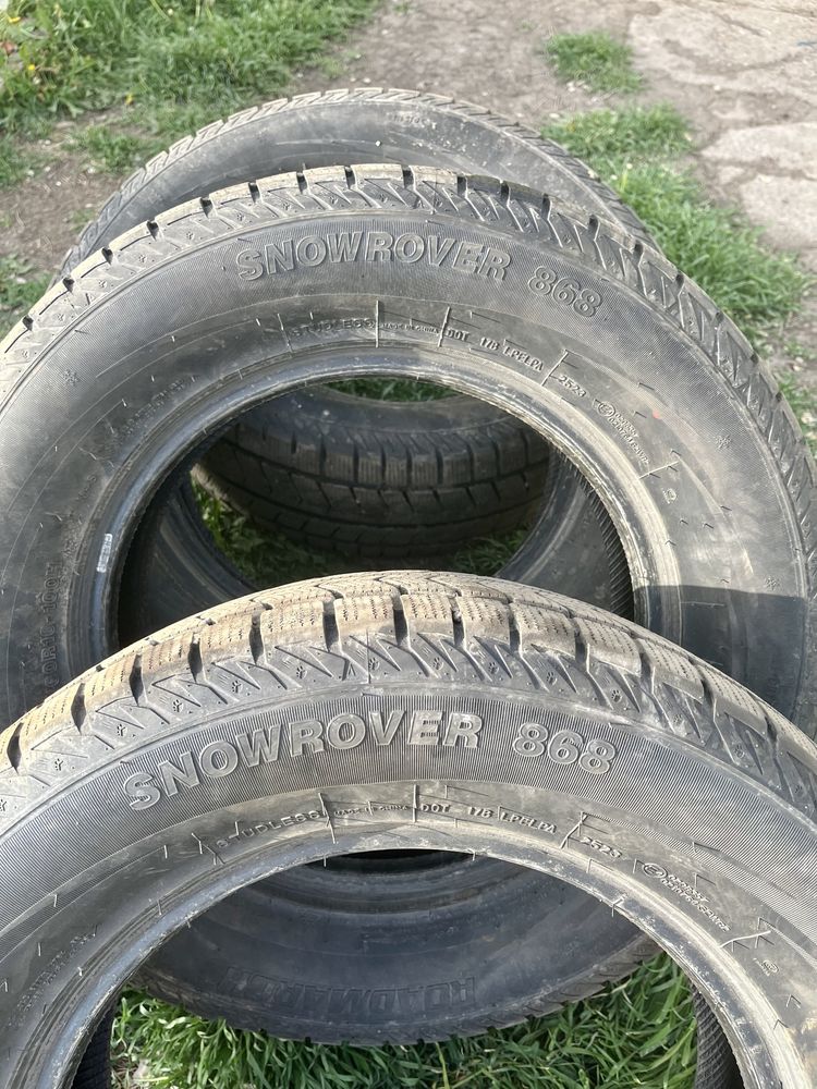 235/60 R16 Roadmarch Snowrover 868