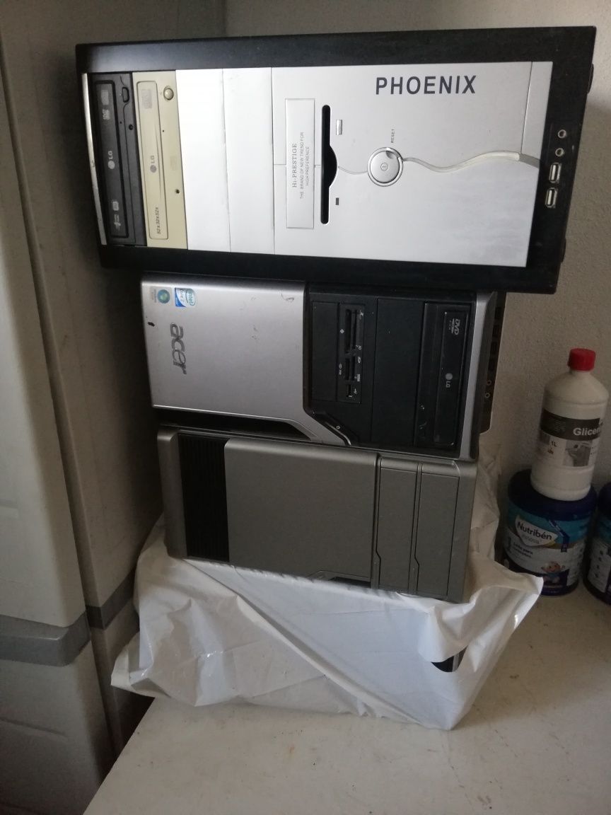 Computadores 4 torres