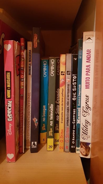Diversos livros de criança