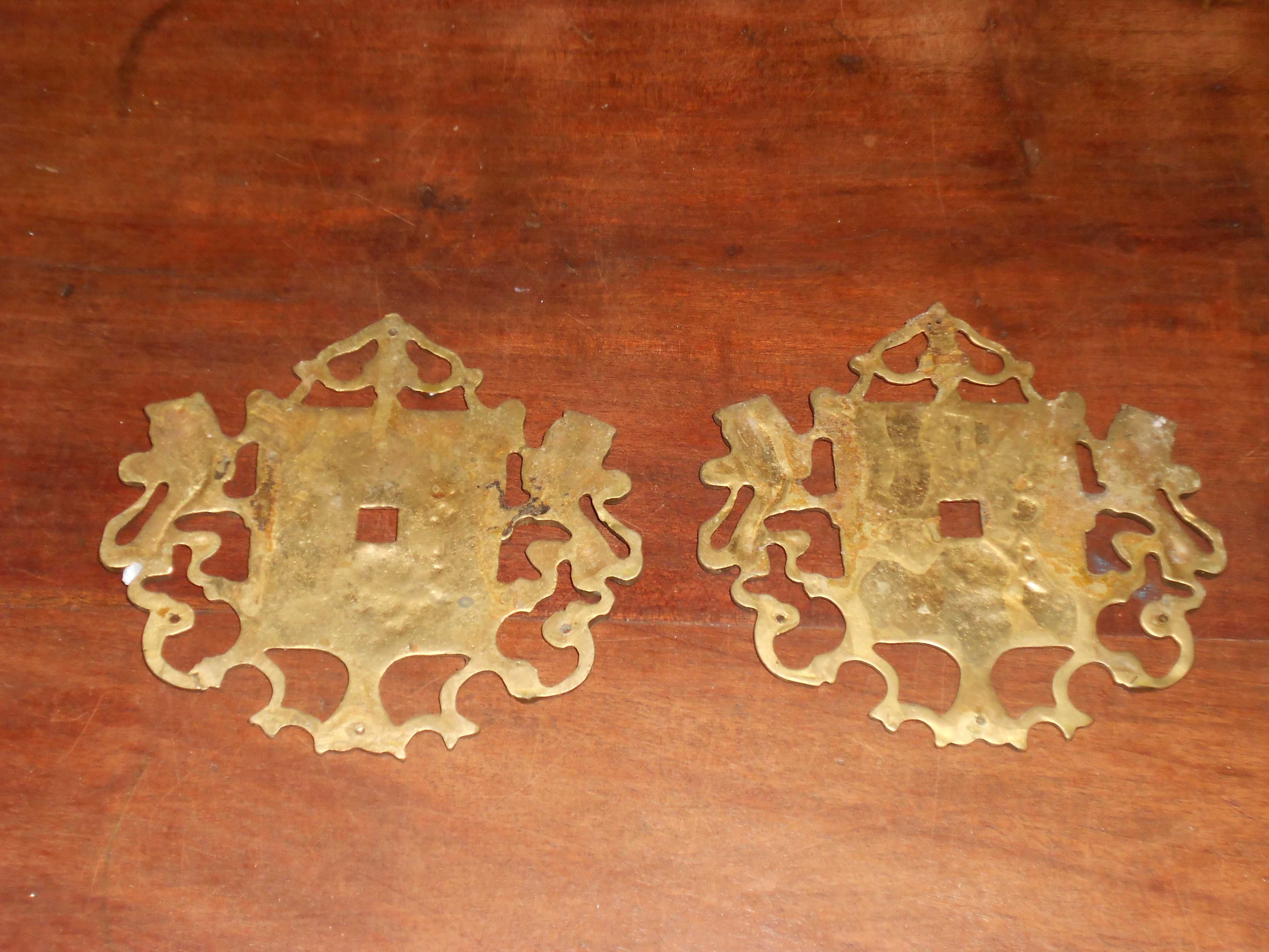 Apliques acessorios espelhos antigos decoracao latão leões