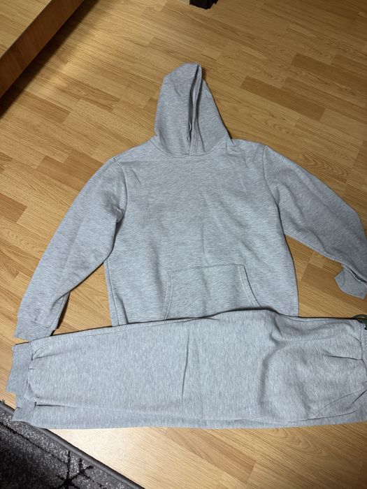 Новий спортивний костюм