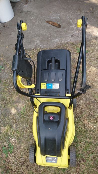 Kosiarka elektryczna QT 3050 na części.