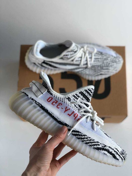 Мужские кроссовки Adidas Yeezy Boost 350 V2 Zebra адидас изи буст 350