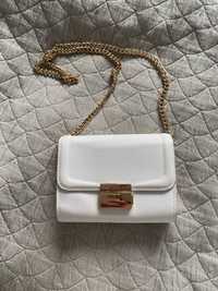 H&M biała torebka listonoszka instagramowa styl projektant