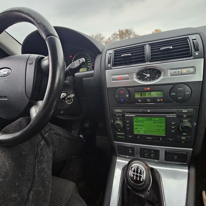 Ford Mondeo Ghia