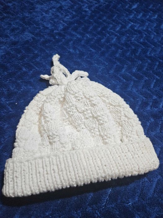 Czapka czapeczka robiona na drutach