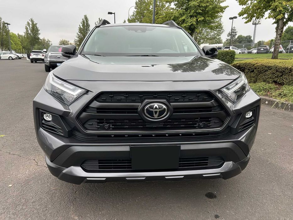 Toyota RAV4      2024