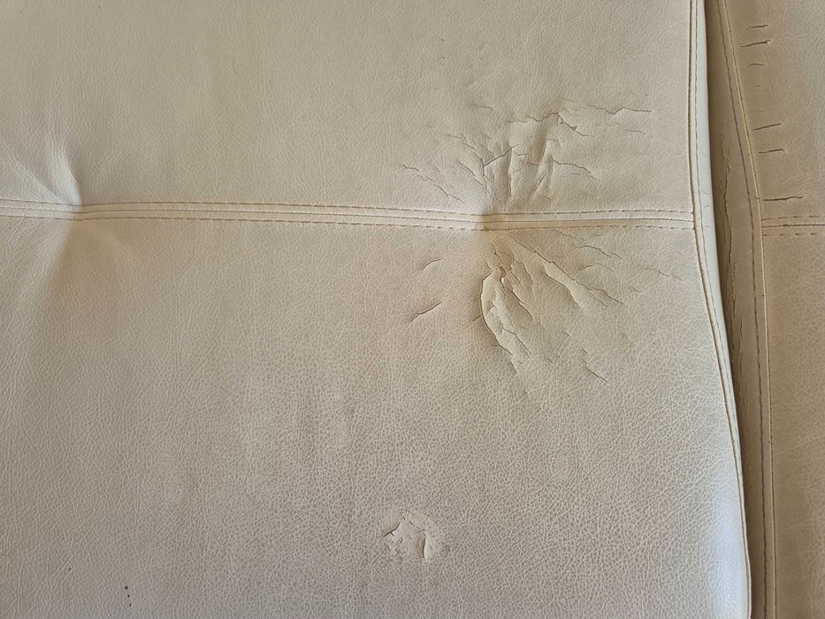 Sofa canto em pele com chaise longue